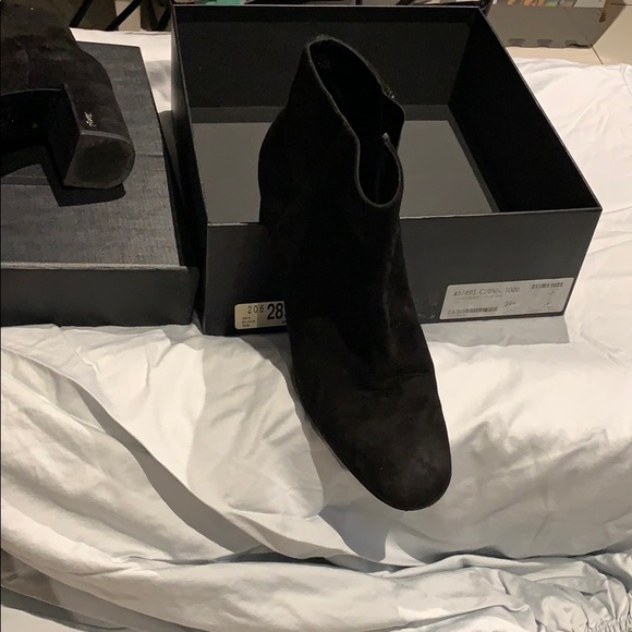 Saint Laurent suede booties - Picture 7 of 8
